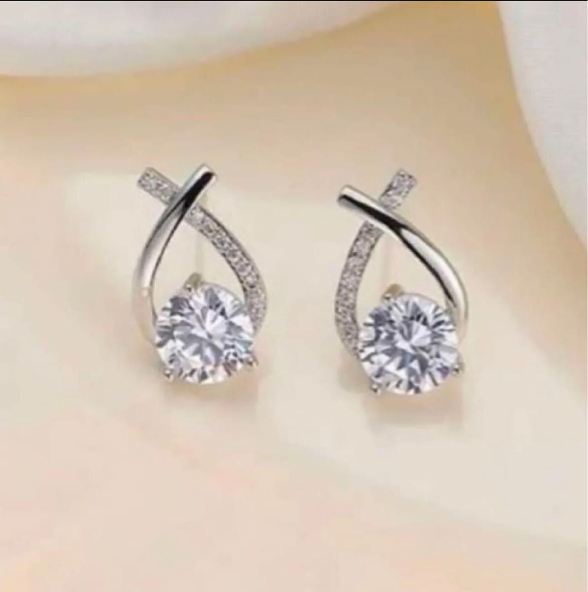 ピアス シルバージルコニア キラキラ おしゃれかわいい 18kコーティング クロス キュービックジルコニア 大粒 大人 ティアドロップピアス _画像6