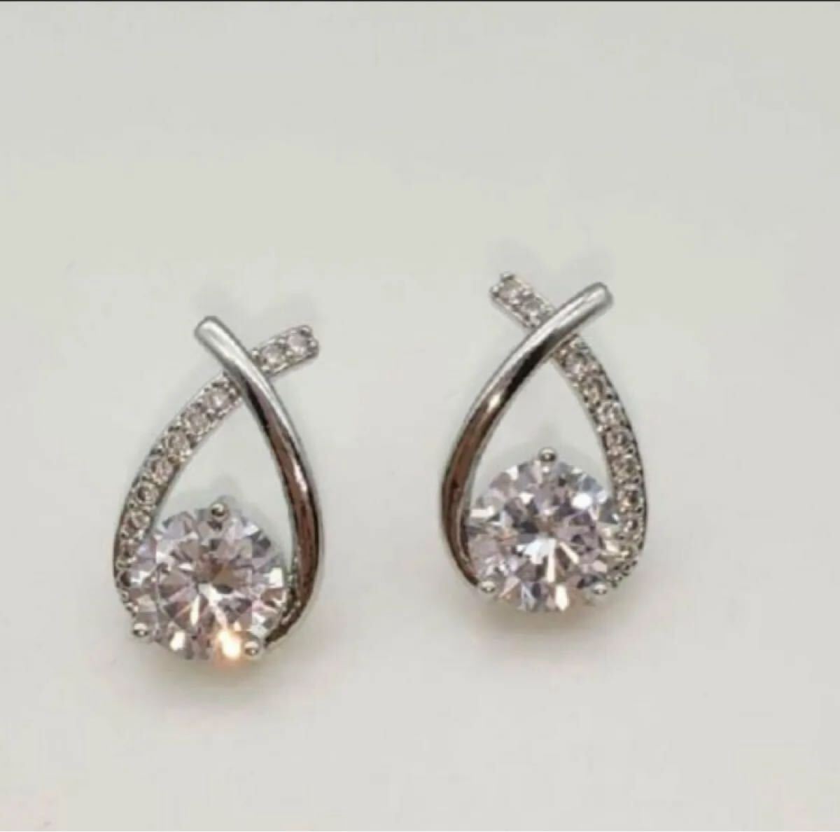 ピアス シルバージルコニア キラキラ おしゃれかわいい 18kコーティング クロス キュービックジルコニア 大粒 大人 ティアドロップピアス _画像7