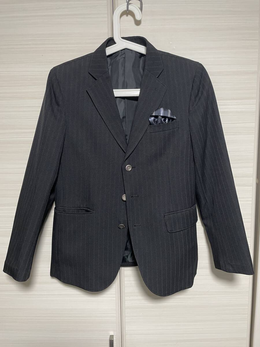 【used】男児 フォーマルスーツ 入学式 卒業式 150cmサイズ 黒・ストライプ 5点セット(ジャケット、パンツ、シャツ、ネクタイ、チーフ)_画像5