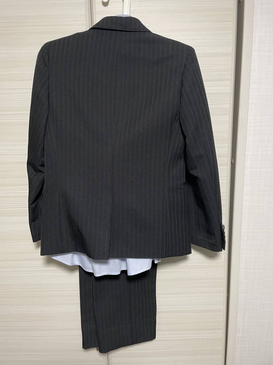 【used】男児 フォーマルスーツ 入学式 卒業式 150cmサイズ 黒・ストライプ 5点セット(ジャケット、パンツ、シャツ、ネクタイ、チーフ)_画像4
