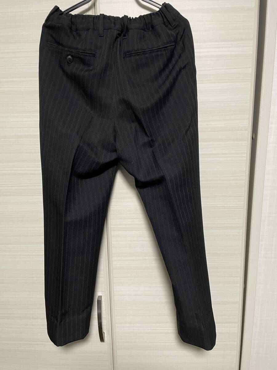 【used】男児 フォーマルスーツ 入学式 卒業式 150cmサイズ 黒・ストライプ 5点セット(ジャケット、パンツ、シャツ、ネクタイ、チーフ)_画像9