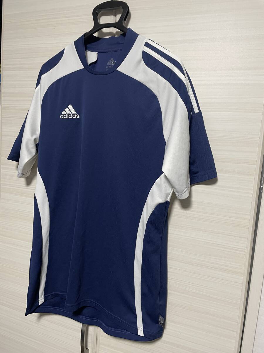 ADIDAS アディダス ユニ プラクティスシャツ 紺 Lサイズ ②（used） ～サッカー、フットサル、スポーツ、部活、合宿、ジム、トレーニング～_画像3