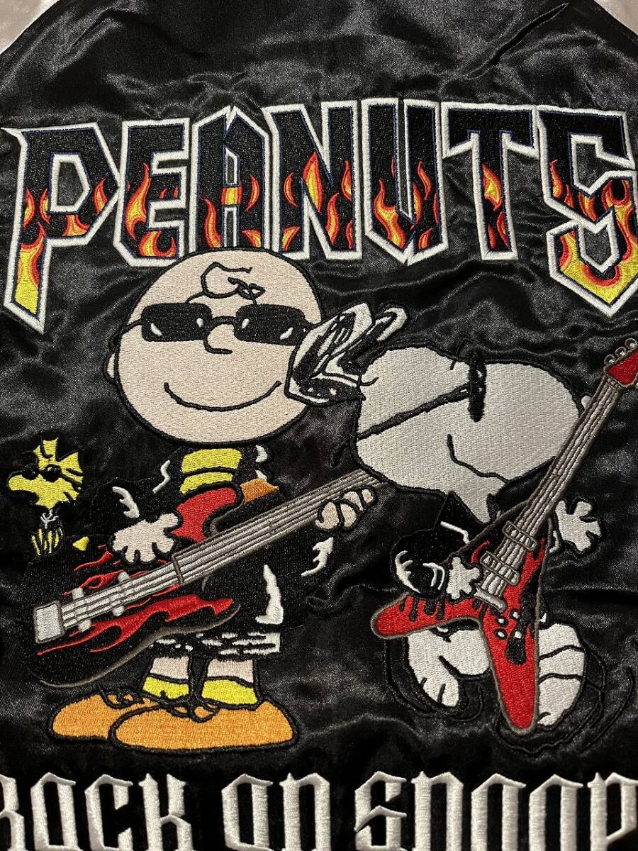 スヌーピー刺繍スカジャン　Mサイズ　ブラック　SNOOPY PEANUTS ロック柄　新品_画像2