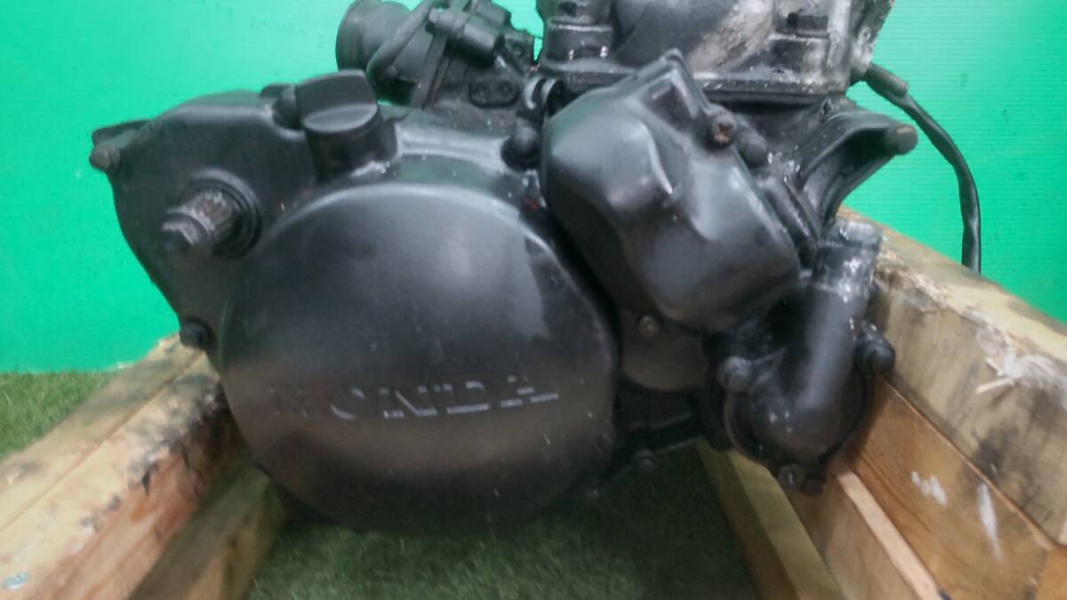  Honda CRM250R MD24 двигатель 