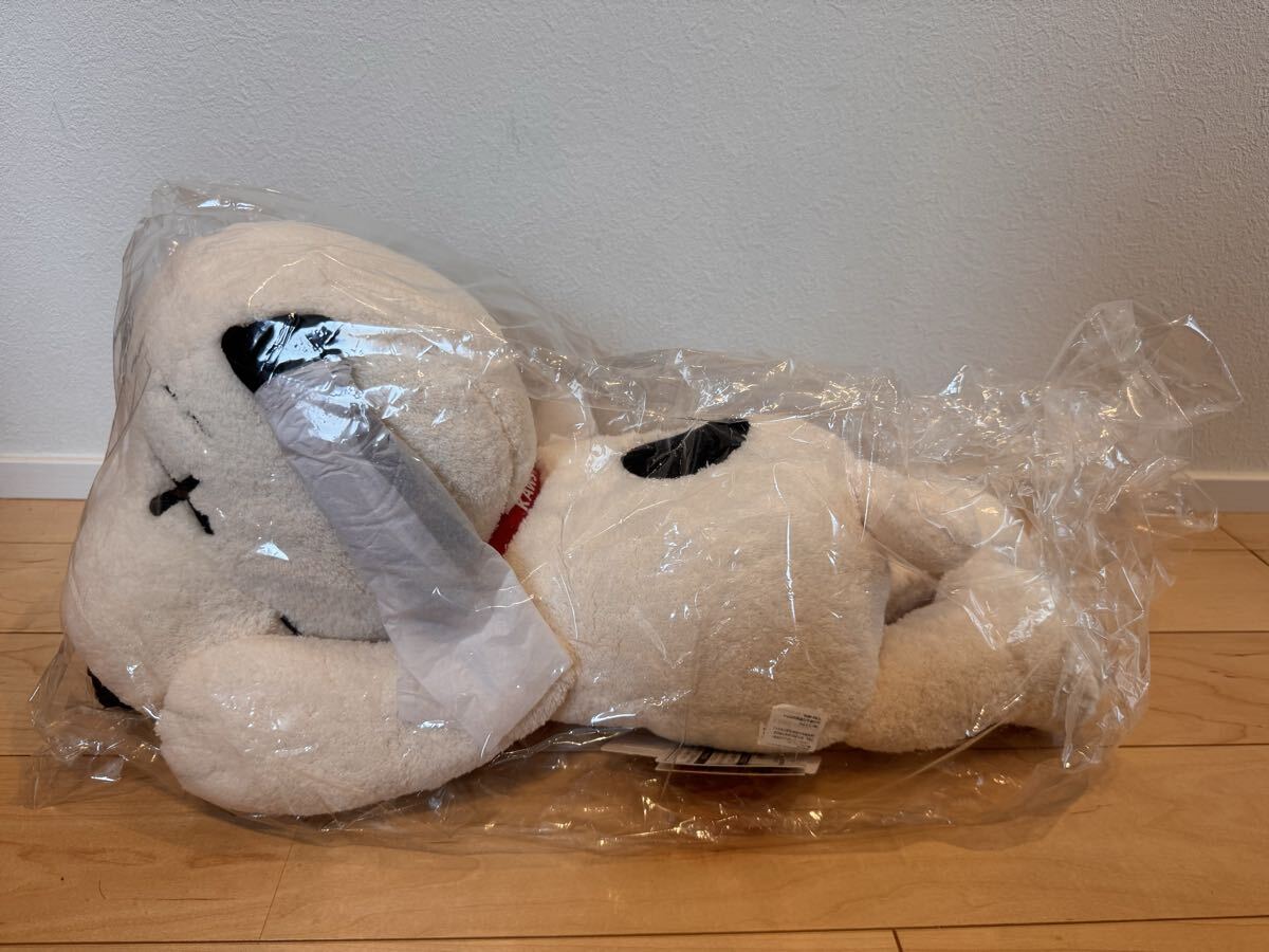 ★未使用新品★UNIQLO KAWS ユニクロ カウズ スヌーピー ぬいぐるみ★SNOOPY クッション PEANUTS_画像1