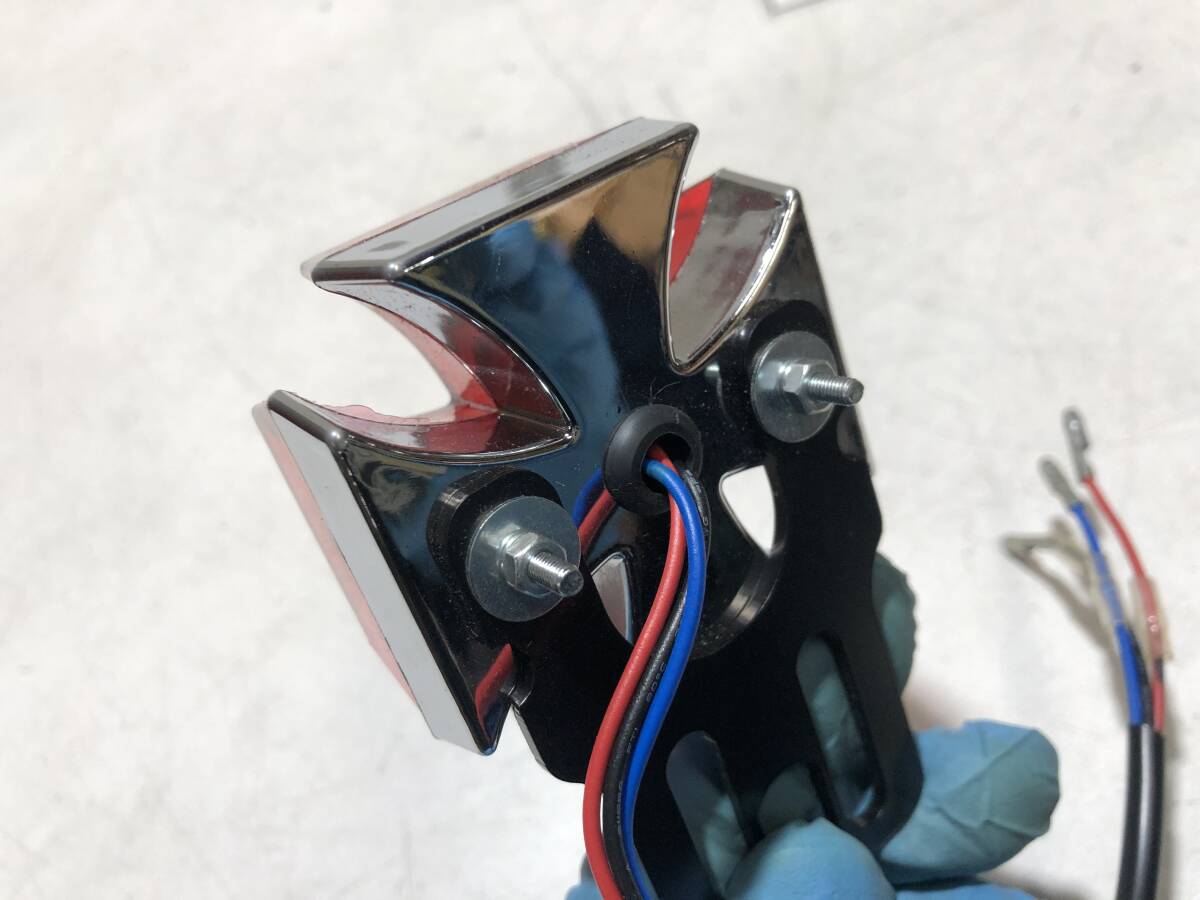 E-12　汎用　ドラッグスター・ビラーゴ250・SR400・ハーレー・バルカン等に　新品・未使用品　ミニクロステールランプ　LED【60】_画像4