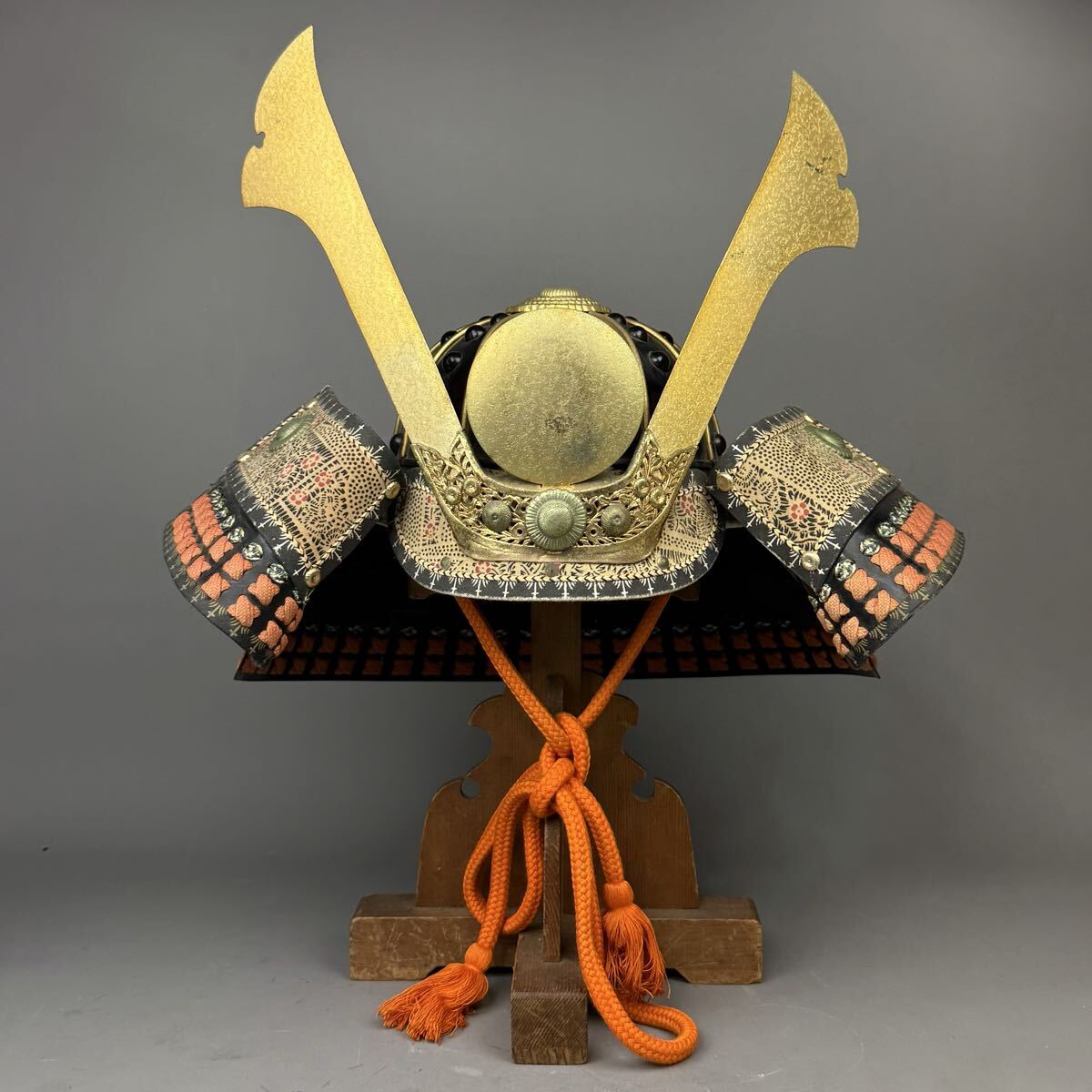 本時代 兜 鎧 武具 鎧兜 十間筋星兜 等身大 変わり兜 鉄製 古美術品 骨董 飾物 鉄兜 時代武具 豪華絢爛 ※一式同時出品中_画像1