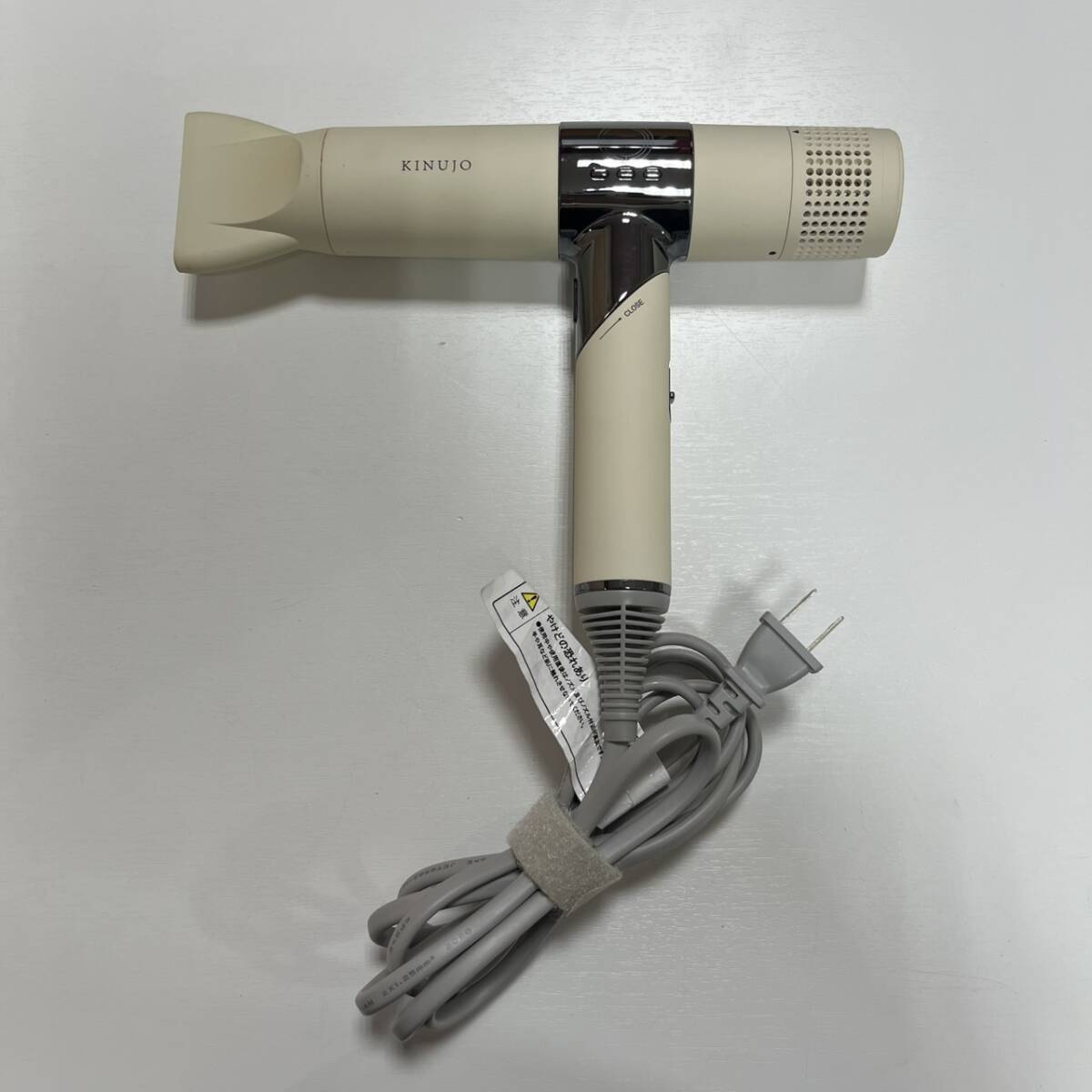 【10231①】KINUJO 絹女 KH001 ドライヤー ホワイト_画像1