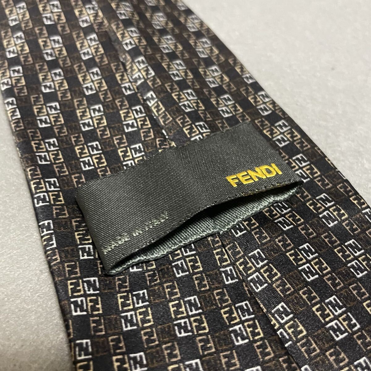 1 иен старт! не использовался класс FENDI Fendi Zucca рисунок шелк 100 галстук Италия производства черный общий рисунок бизнес постоянный Thai 