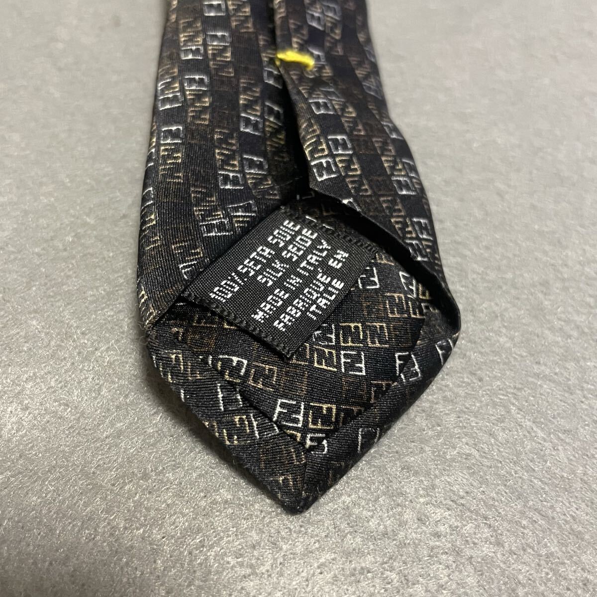 1 иен старт! не использовался класс FENDI Fendi Zucca рисунок шелк 100 галстук Италия производства черный общий рисунок бизнес постоянный Thai 