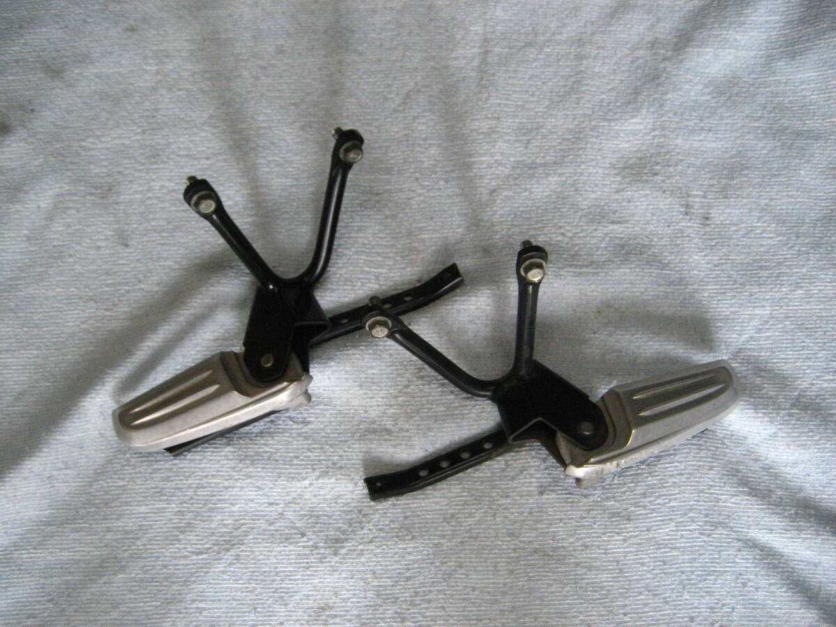 ホンダ PCX125 JF28 純正 ステップ セット　☆彡前期型_画像1