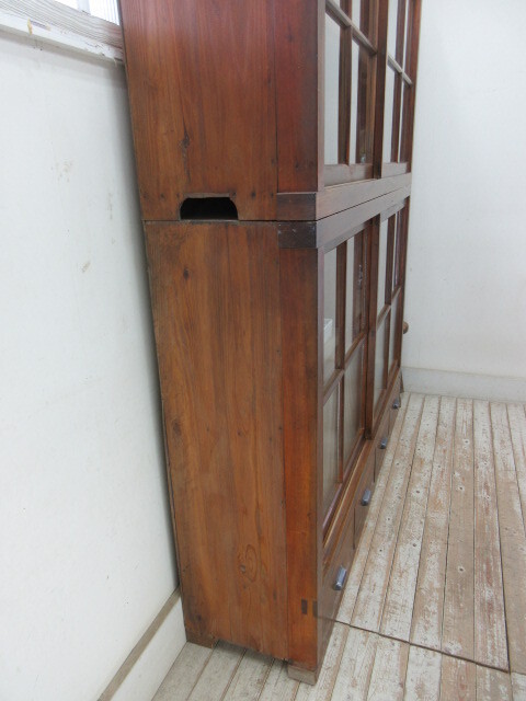 特大!古い木味モールガラスの4杯引出重ね収納棚高さ210㎝G133 アンティーク家具重ねガラス戸棚陳列棚食器棚店舗什器カフェ什器無垢材古家具_画像5