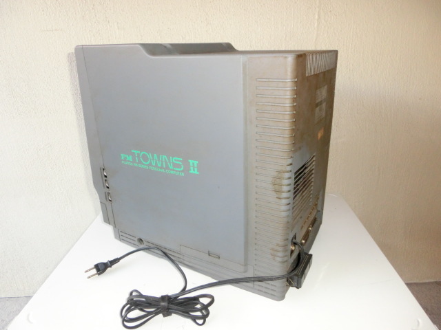 FUJITSU FM TOWNS Ⅱ FMTW2UX20 富士通 パーソナルコンピューター 本体のみ ジャンク_画像2