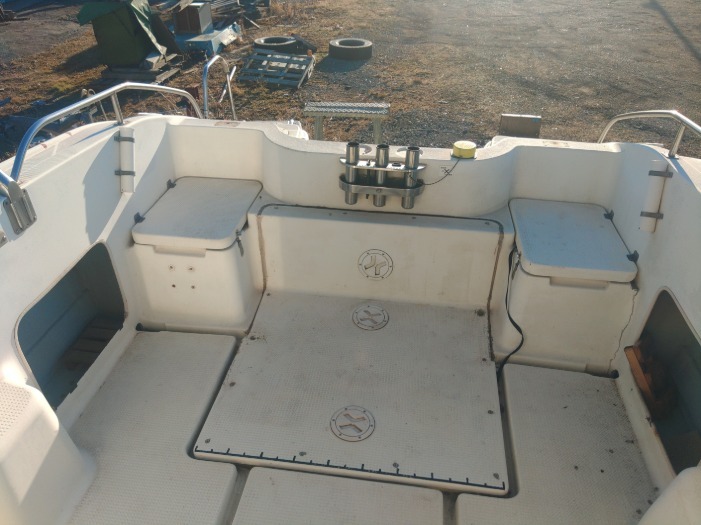 北海道発☆ＦＲー２６　船体のみ　美艇　キャビンドア付　トイレ生簀装備　室内土禁仕様　船検令和１０年２月☆格安売切　運搬可　_画像9