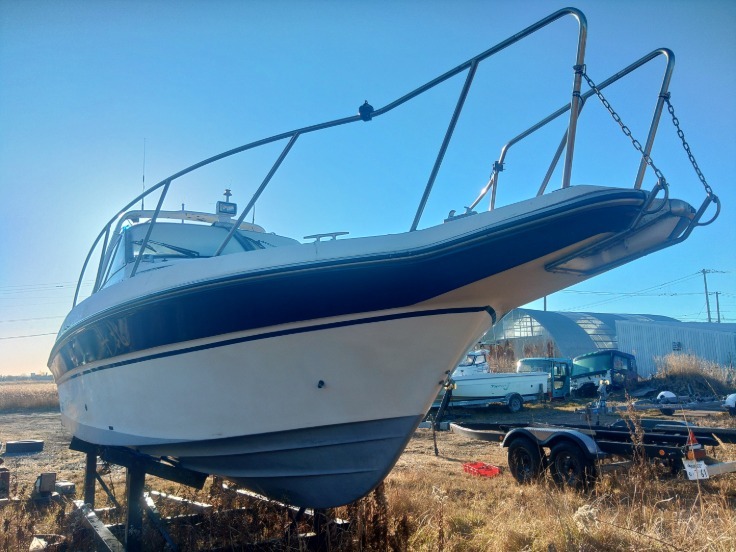 北海道発☆ＦＲー２６　船体のみ　美艇　キャビンドア付　トイレ生簀装備　室内土禁仕様　船検令和１０年２月☆格安売切　運搬可　_画像3