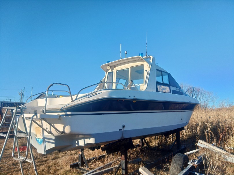 北海道発☆ＦＲー２６　船体のみ　美艇　キャビンドア付　トイレ生簀装備　室内土禁仕様　船検令和１０年２月☆格安売切　運搬可　_画像4