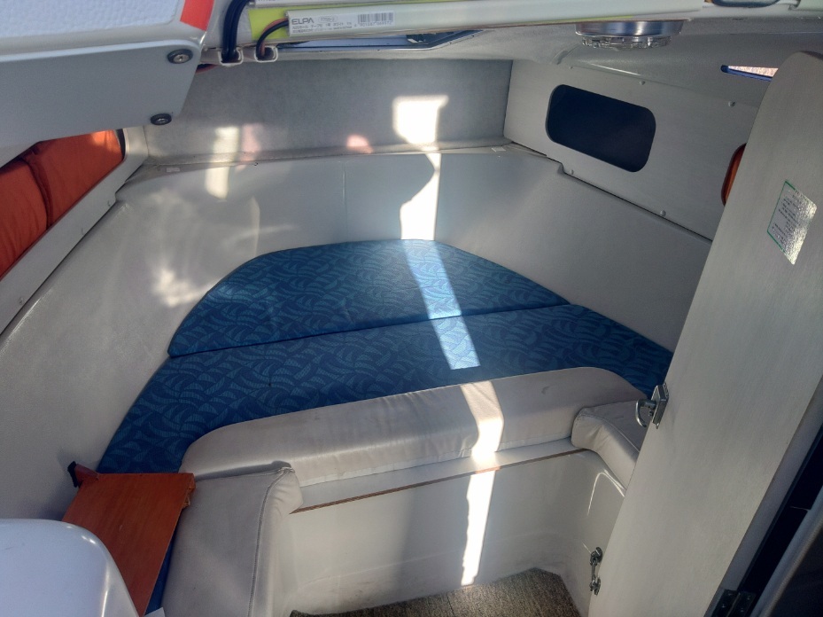 北海道発☆ＦＲー２６　船体のみ　美艇　キャビンドア付　トイレ生簀装備　室内土禁仕様　船検令和１０年２月☆格安売切　運搬可　_画像7