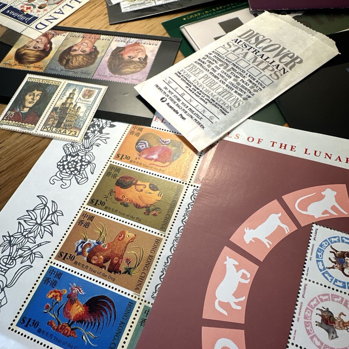  зарубежный марка бумага . приклеивание имеется марка есть различный . суммировать 