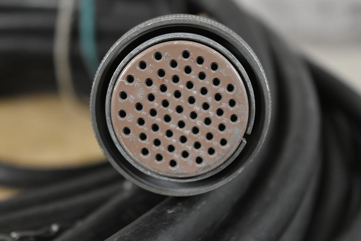 [G] подробности неизвестен мульти- кабель примерно 50m 3071374