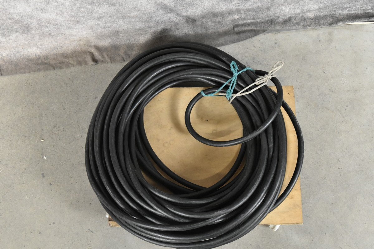 [G] подробности неизвестен мульти- кабель примерно 50m 3071374