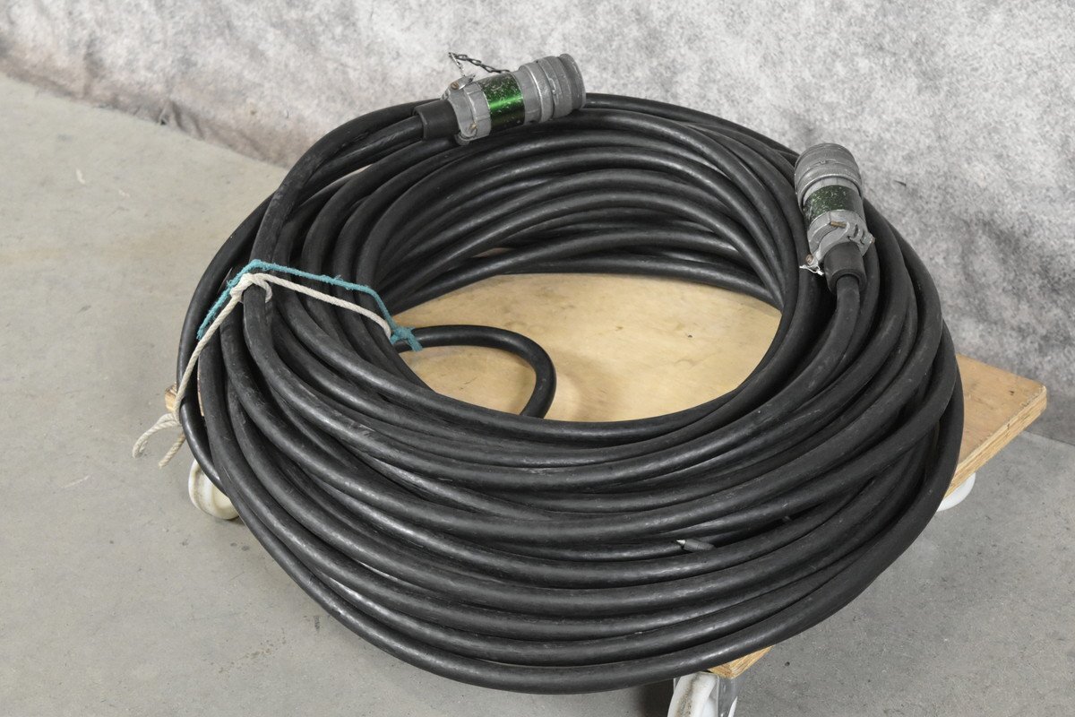 [G] подробности неизвестен мульти- кабель примерно 50m 3071374