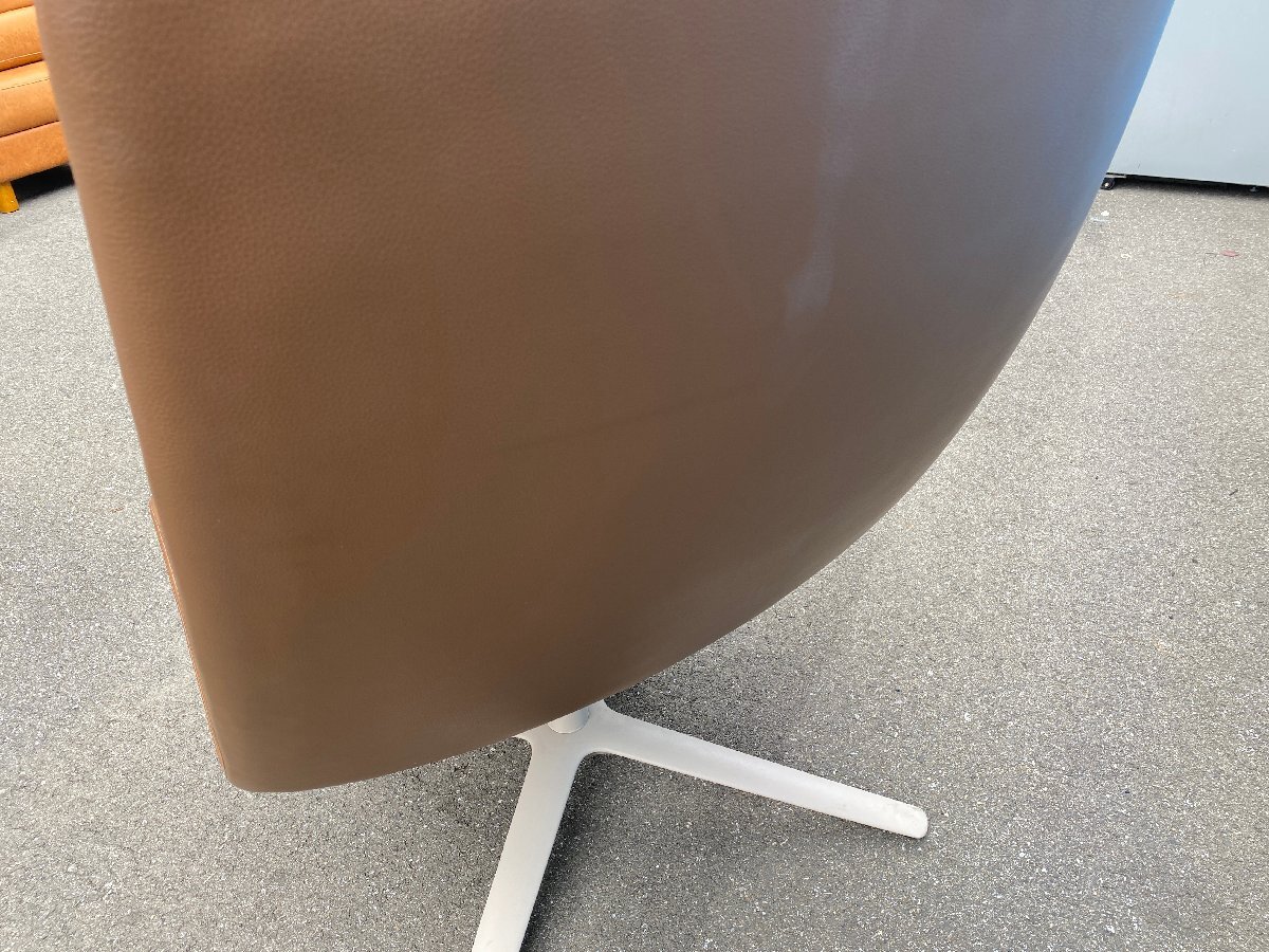 カッシーナ ALIAS スリムラウンジチェア 受注輸入品 817 ハイバックアームレス レザー 新品価格55万円 中古品 直接引き取り大歓迎_画像9