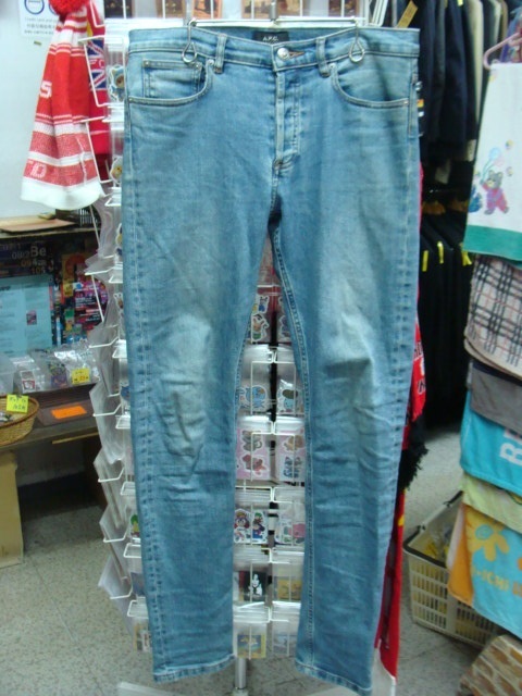 【汚れあり】A.P.C. アーペーセー ボタンフライ デニムパンツ W29_画像2