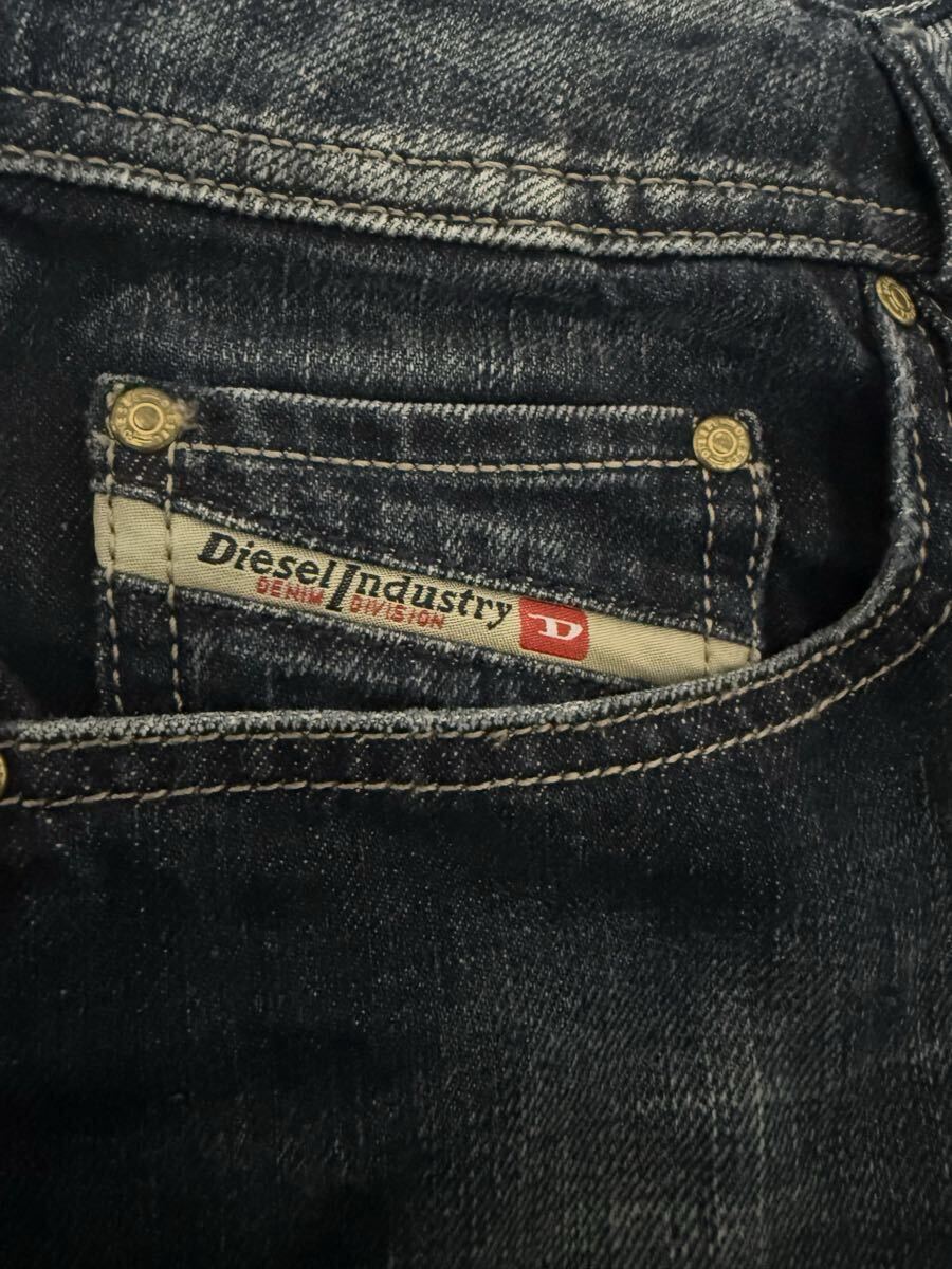★DIESEL ディーゼル W30 L34 デニムパンツ ジーンズ ジーパン ボトムス　メンズ_画像2