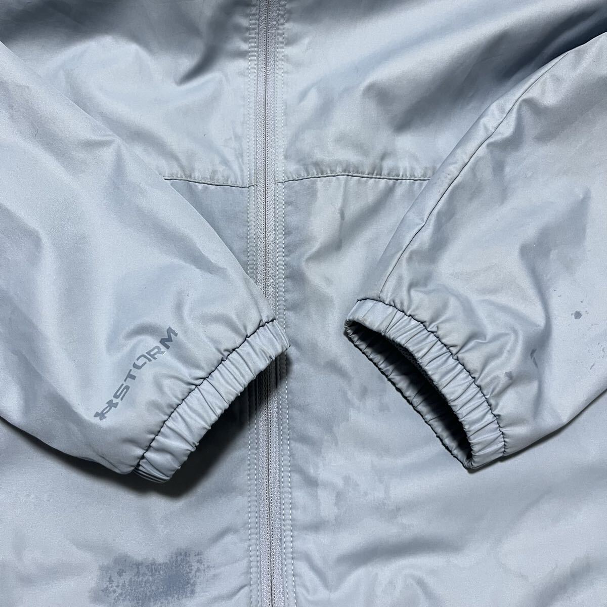※S UNDER ARMOUR アンダーアーマー ジップアップパーカー ブルー ポリエステル素材 STORM 撥水 サイズXL_画像6