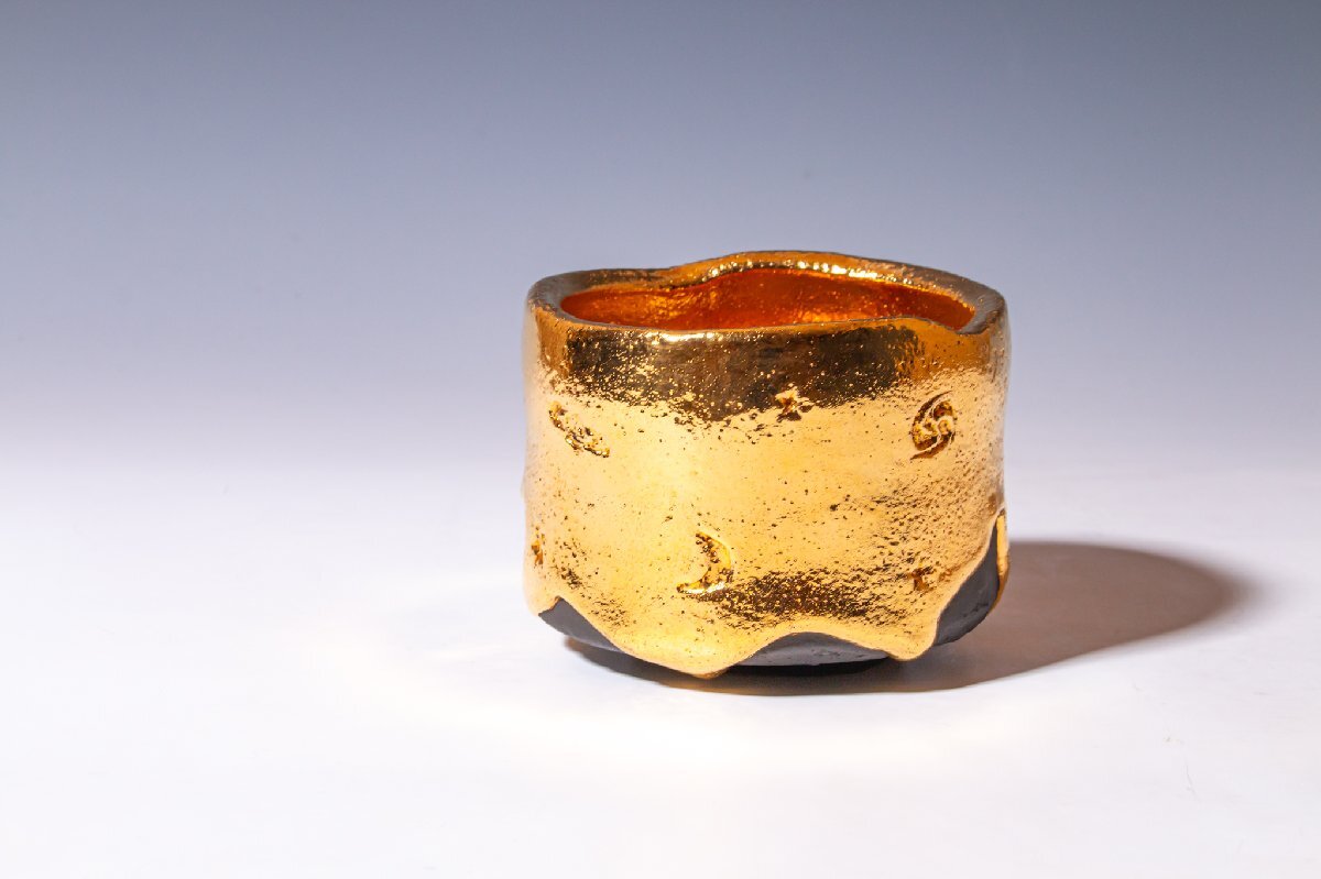 【十二代三輪休雪(龍作/龍氣生)】極希少!世界的評価も高い萩焼の革命児による最高傑作『寿碗』銘『宙』オーロラ茶碗 共箱 二重箱 仕覆 538_画像8