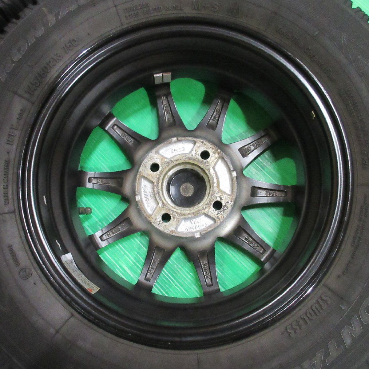 美品 アルト 145/80R13 バリ山スタッドレス 75%-85%山 4本 4穴PCD100 4.00B +43 ワゴンR スペーシア ラパン タント ミラココア 中古新潟_画像4