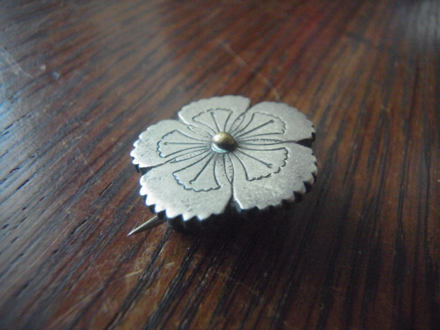 校章　戦前の高等女学校　なでしこ　高女　徽章 記章 ピンバッジ ピンズ　珍品 稀少品_画像3