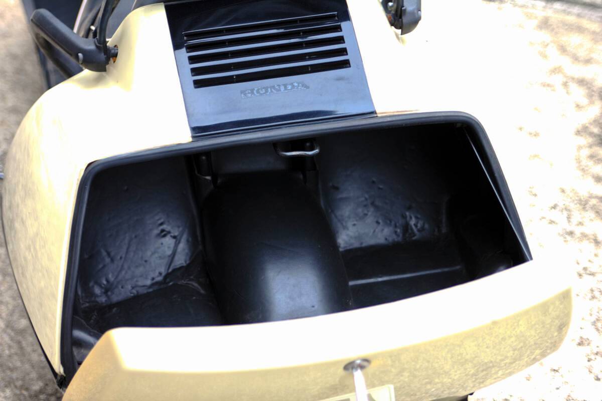 【フルカスタム】HONDA フュージョン250 FUSION250 サス4cmダウン ワンオフマフラー 新品パーツ多数：LEDライト 現状販売 1034_画像7