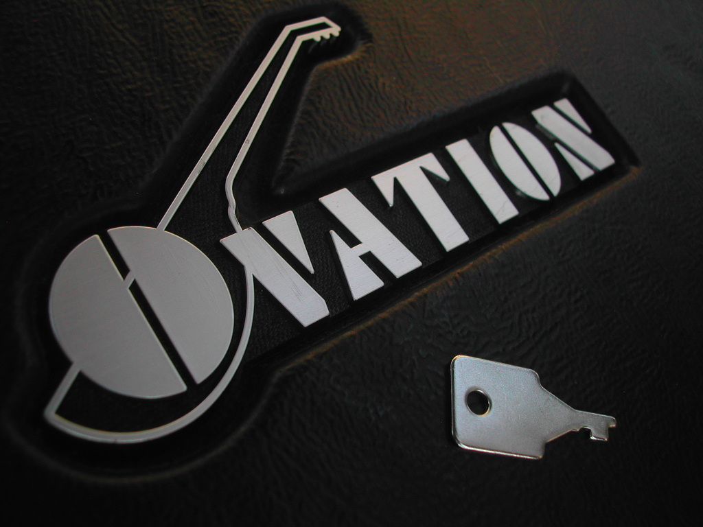*∮*Ovation Guitar Hardcase for Shallow Body Models (for Adamas, Balladeer, Legend, Elite, etc.) Ovation *∮*
