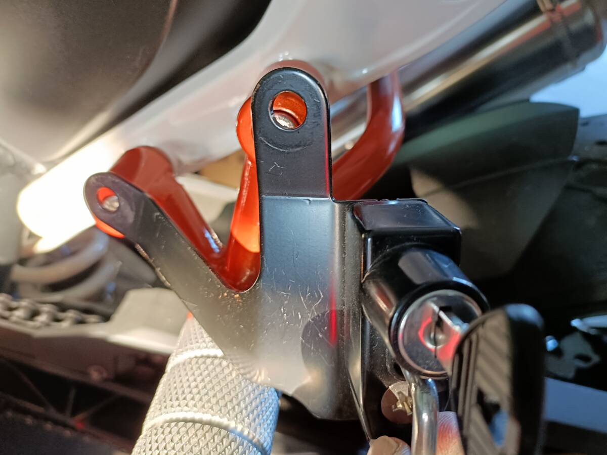 KTM 690DUKE ヘルメットロック　ヘルメットホルダー　キジマ_画像2