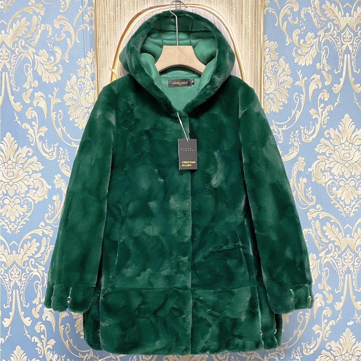 一枚限定 定価9万★christian milada・ミラノ発・ファーコート★豪華ミンク混 ふわふわ 防寒 光沢 フード付き アウター 毛皮ジャケット M_画像1