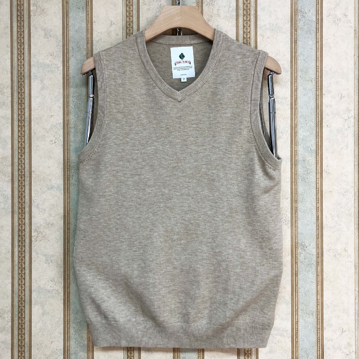 定番 定価3万 FRANKLIN MUSK・アメリカ・ニューヨーク発 ニットベスト ウール混 柔らか vネック シンプル 袖なし カジュアル サイズ3_画像1