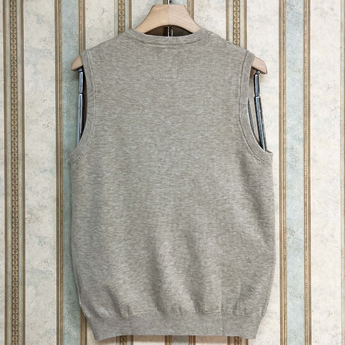 定番 定価3万 FRANKLIN MUSK・アメリカ・ニューヨーク発 ニットベスト ウール混 柔らか vネック シンプル 袖なし カジュアル サイズ3_画像2