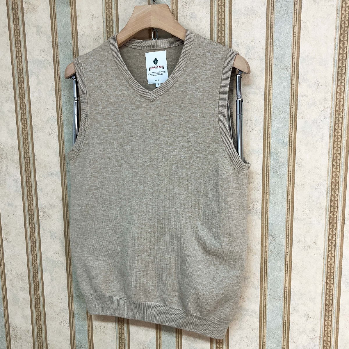 定番 定価3万 FRANKLIN MUSK・アメリカ・ニューヨーク発 ニットベスト ウール混 柔らか vネック シンプル 袖なし カジュアル サイズ3_画像9