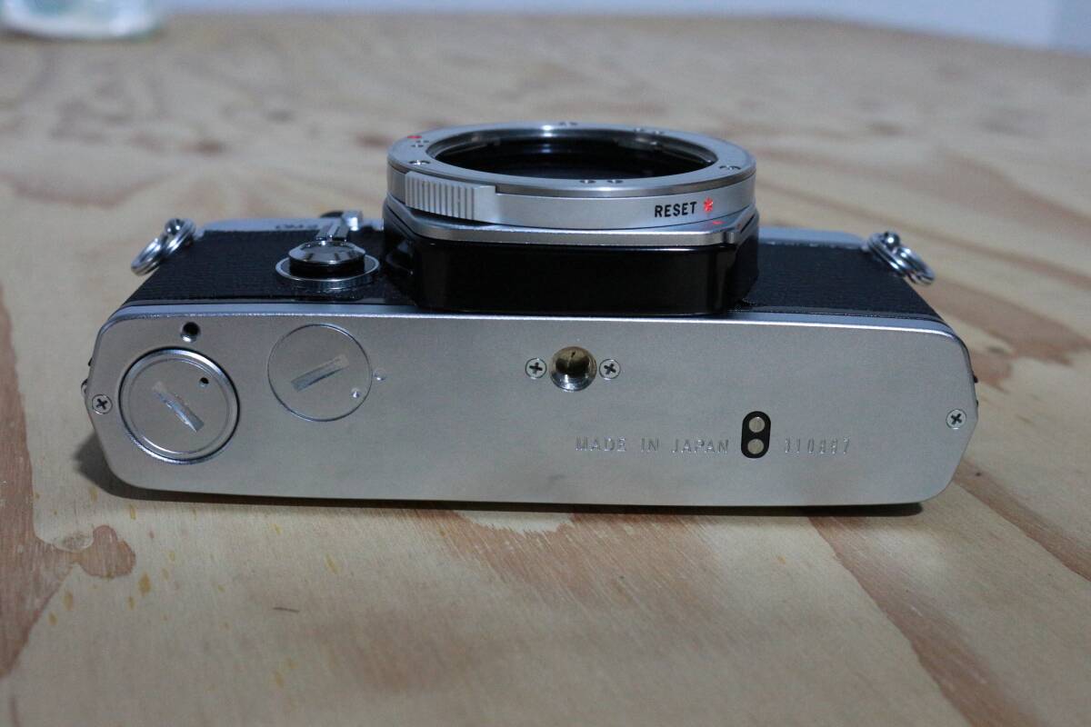 OLYMPUS OM-2 + National 2556 フラッシュ + G.ZUIKO AUTO-S 1:14 50mm セット フィルムカメラ 一眼レフ 美品_画像7