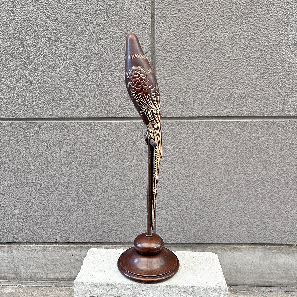 F-T■スペイン製 鳥 木製 オブジェ ヴィンテージ Sarreid LTD H580 置物 ディスプレイ 嘴部分真鍮製【CA1116-5】_画像4