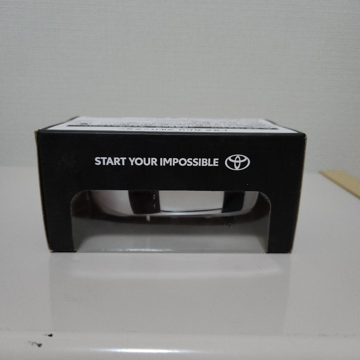 希少！非売品！トヨタカムリ WS 後期 プラチナホワイトパールマイカ カラーサンプル プルバック ミニカー_画像2