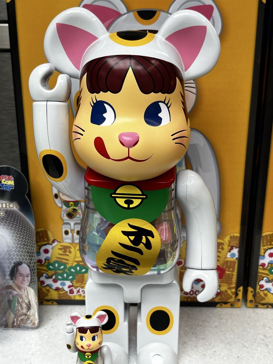 ベアブリック 招き猫 ペコちゃん 不二家　メディコムトイ BE RBRICK 新品未開封_画像2