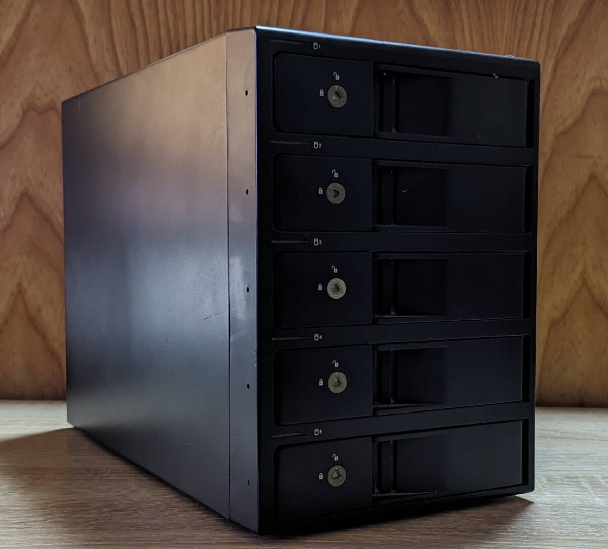 センチュリー CENTURY CRSJ535EU3 HDDケース 裸族の集合住宅5Bay ハードディスク HDD付き USED 中古_画像1