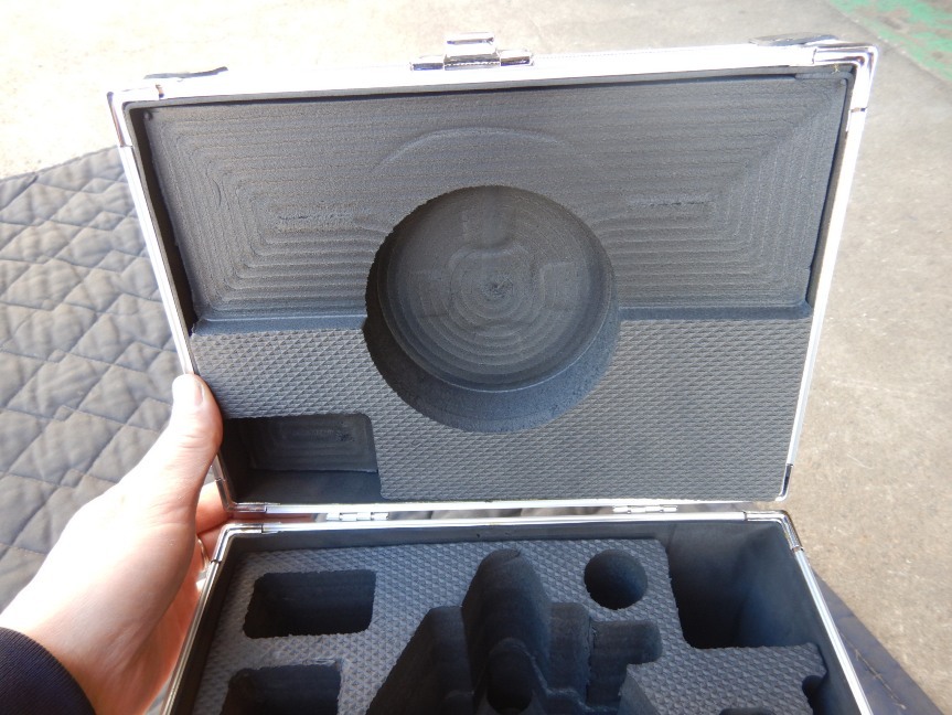即決税0円中古程度上レーザー墨出器用アルミケース _画像5