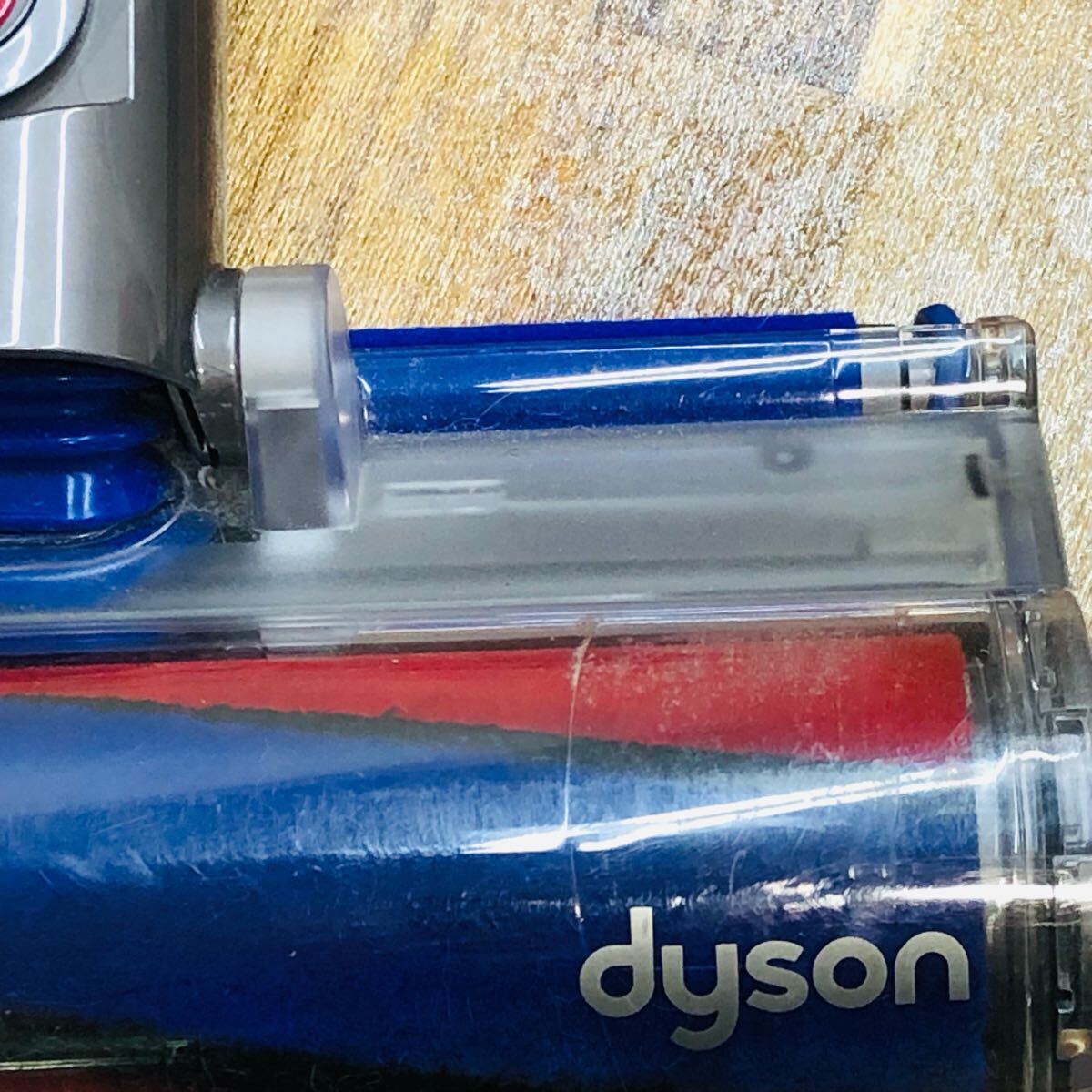 ☆ AA-0918く160 dyson スティッククリーナー 掃除機 V11 fluffy ダイソン ☆_画像3