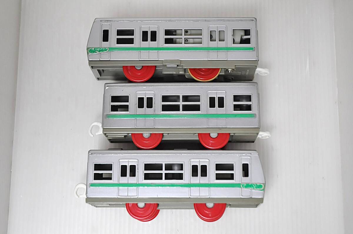 ☆☆　プラレール　営団地下鉄　6000系　千代田線　動作品（訳あり品）代々木上原　地下鉄　通勤電車　トミー　タカラトミー　☆☆_画像2