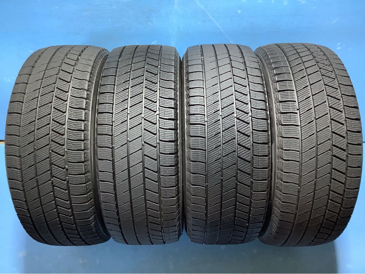 215/55R17 2022年製　 BRIDGESTONE BLIZZAK VRX3 中古タイヤ４本　215/55/17 スタッドレスタイヤ ブリヂストン 冬タイヤ_画像1