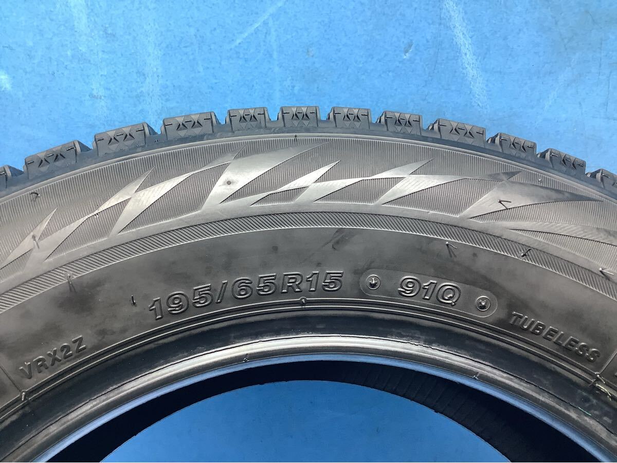 195/65/15 2020年製 ブリヂストン BLIZZAK VRX2 スタッドレスタイヤ 195/65/15 中古タイヤ4本 冬タイヤ_画像6