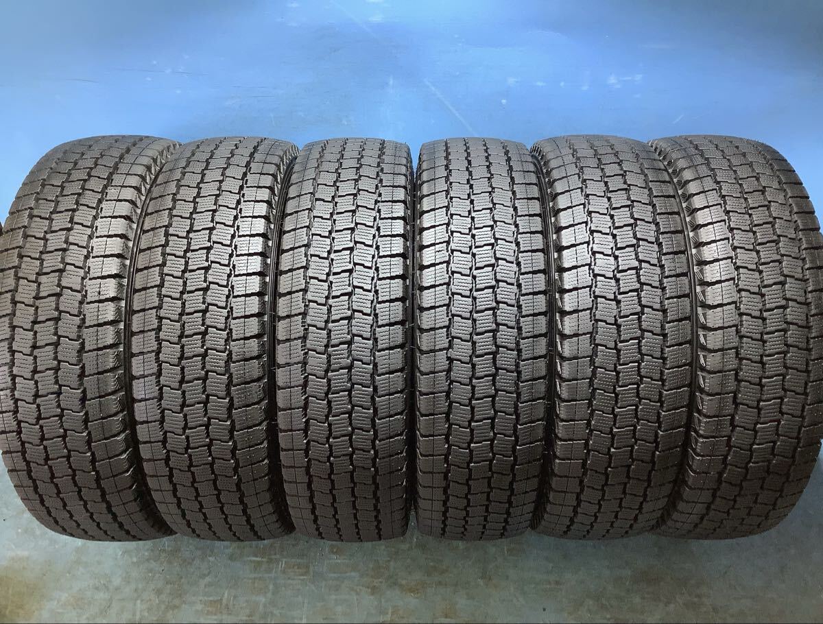 205/75/16 113/111L LT 2022年製　　グッドイヤー　ICE NAVI CARGO スタッドレスタイヤ トラック　　中古タイヤ６本　205/75r16_画像1